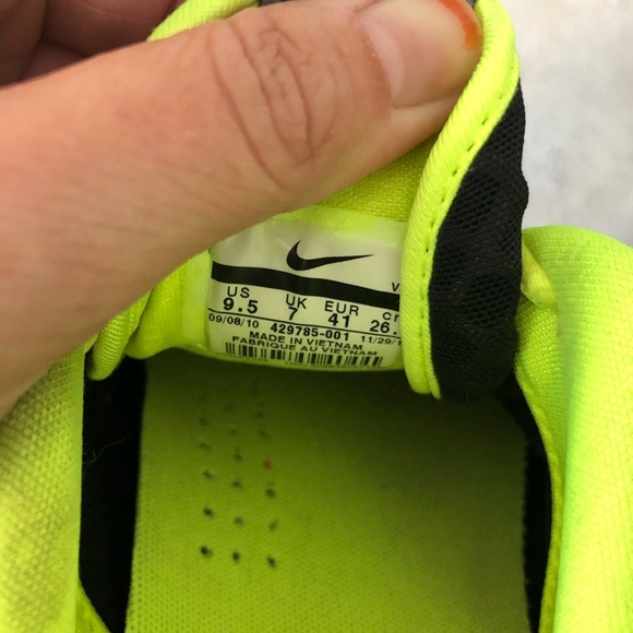 Nike - Picture 2 of 4